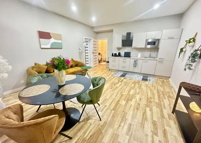 Wohnen Im Kunstwerk Neben Hundertwasserhaus L Hg4 *