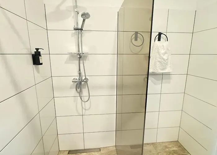 Wohnen Im Kunstwerk Neben Hundertwasserhaus L Hg4 Vienne