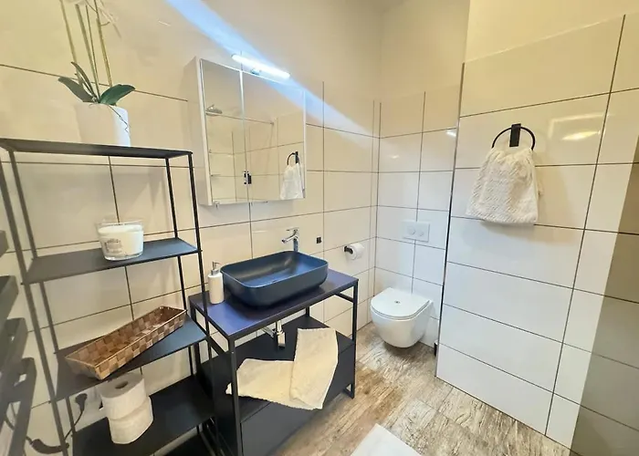Wohnen Im Kunstwerk Neben Hundertwasserhaus L Hg4 Vienne